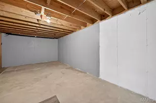 1726 Mayenne Ct, Saint Louis, MO 63125 - Photo 27