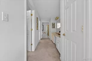 750 S Hanley Rd, Saint Louis, MO 63105 - Photo 21