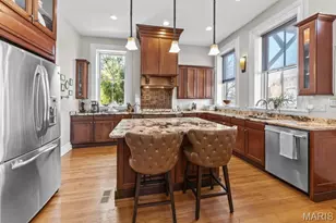 2335 Whittemore Pl, Saint Louis, MO 63104 - Photo 17