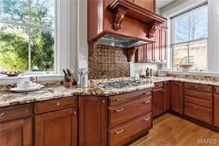 2335 Whittemore Pl, Saint Louis, MO 63104 - Photo 17