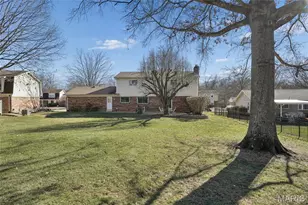 1529 Woodroyal E Dr, Chesterfield, MO 63017 - Photo 25
