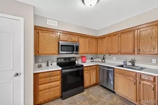 741 Ridgeside Dr, Ballwin, MO 63021 - Photo 13