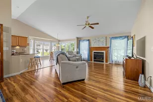 1126 Villa Flora Dr, O'Fallon, MO 63366 - Photo 7