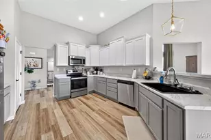 136 Eagle Frk Dr, Moscow Mills, MO 63362 - Photo 11