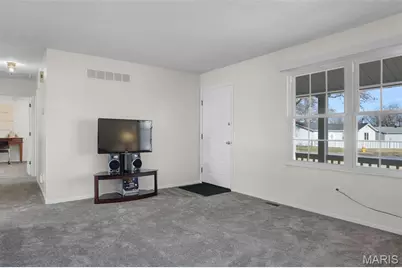 10530 Boylston Drive, Saint Ann, MO 63074 - Photo 7