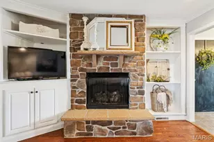 557 Happy Ct, Ballwin, MO 63011 - Photo 9