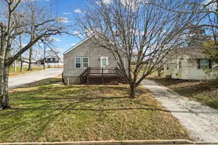 319 N Washington St, De Soto, MO 63020 - Photo 1
