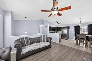 654 Glenshee Dr, Wentzville, MO 63385 - Photo 9