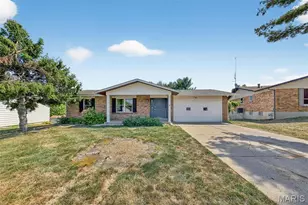 3909 Golden Hills Dr, Saint Peters, MO 63376 - Photo 1