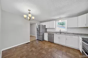 3909 Golden Hills Dr, Saint Peters, MO 63376 - Photo 11