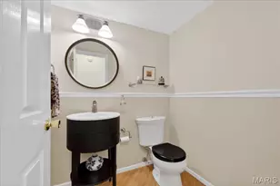 8019 Crescent Dr, Saint Louis, MO 63105 - Photo 15