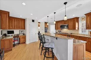 8019 Crescent Dr, Saint Louis, MO 63105 - Photo 11