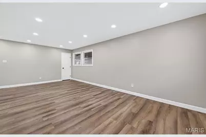 695 Mullanphy Road, Florissant, MO 63031 - Photo 7