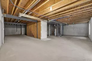 1716 Preston Centre Dr, Fenton, MO 63026 - Photo 15