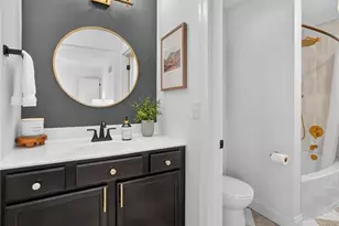 355 Countryshire Dr, Lake Saint Louis, MO 63367 - Photo 9