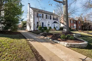 8122 Gannon Ave, University City, MO 63130 - Photo 3