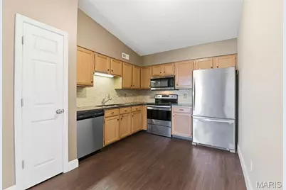 1 Berview Circle #B, Saint Louis, MO 63129 - Photo 3