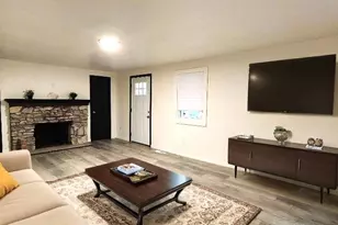 10724 Lacklink Rd, Saint Louis, MO 63114 - Photo 3