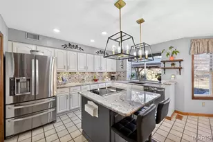 411 Savannah Ridge Dr, Saint Charles, MO 63303 - Photo 9