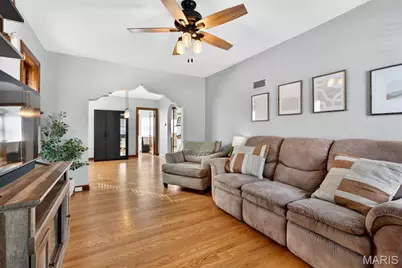 5722 Murdoch Avenue, Saint Louis, MO 63109 - Photo 3