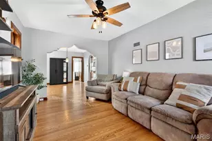 5722 Murdoch Ave, Saint Louis, MO 63109 - Photo 3