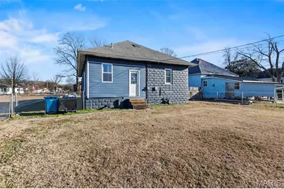201 S 3rd Street, Chaffee, MO 63740 - Photo 5
