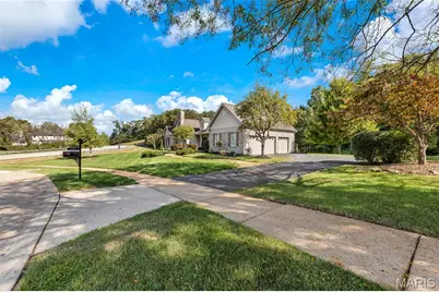 17609 Burnham Court, Chesterfield, MO 63005 - Photo 3