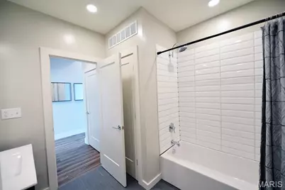 415 Debaliviere Avenue #211, Saint Louis, MO 63112 - Photo 15