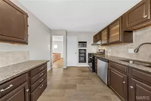 2265 Briarcrest Dr, Saint Louis, MO 63033 - Photo 13