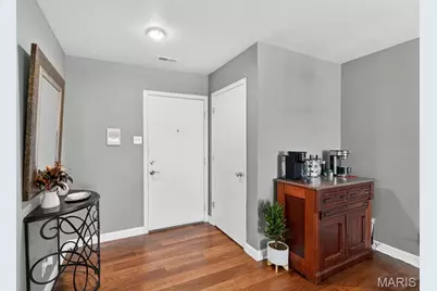 10956 Village Grove Drive #I, Saint Louis, MO 63123 - Photo 3