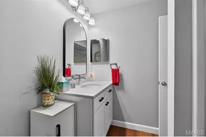 10956 Village Grove Drive #I, Saint Louis, MO 63123 - Photo 17