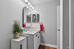 10956 Village Grove Dr, Saint Louis, MO 63123 - Photo 17