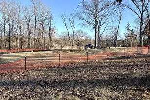 170 Ambleside Ln Ln, Creve Coeur, MO 63141 - Photo 1