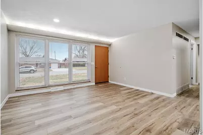 7 Flamingo Drive, Hazelwood, MO 63042 - Photo 9