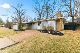 1001 Coffey Ct, Saint Louis, MO 63126 - Photo 1