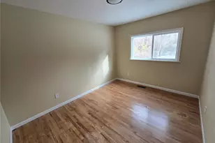 11035 Saturn Dr, Maryland Heights, MO 63043 - Photo 7