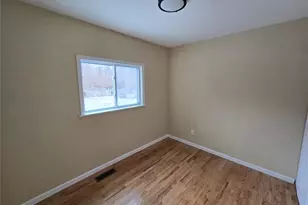 11035 Saturn Dr, Maryland Heights, MO 63043 - Photo 11