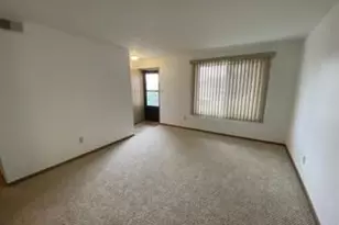 10500 Silkwood Ct, Saint Ann, MO 63114 - Photo 3