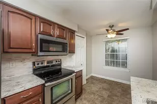 2323 Manor Grove Dr, Chesterfield, MO 63017 - Photo 9