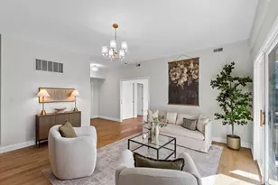 526 Sarah Ln, Creve Coeur, MO 63141 - Photo 5