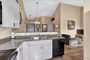 2490 Lampong Dr, Saint Louis, MO 63125 - Photo 15