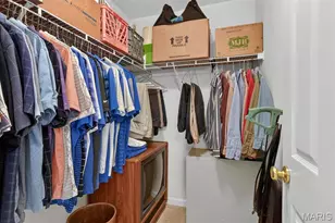 2490 Lampong Dr, Saint Louis, MO 63125 - Photo 29