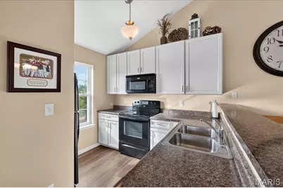 2490 Lampong Drive #300C, Saint Louis, MO 63125 - Photo 13