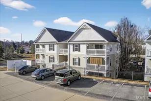 2490 Lampong Dr, Saint Louis, MO 63125 - Photo 3