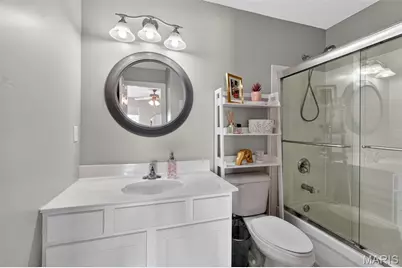 15 Lawrence Drive, Creve Coeur, MO 63141 - Photo 53