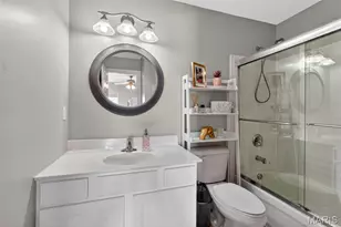 15 Lawrence Dr, Creve Coeur, MO 63141 - Photo 53