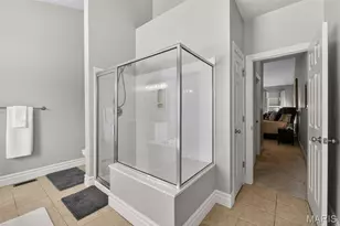 15 Lawrence Dr, Creve Coeur, MO 63141 - Photo 41