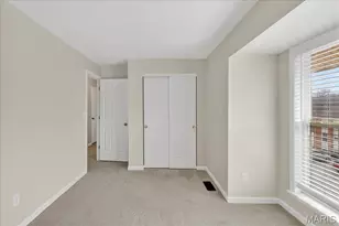 1977 Hunting Lake Ct, Kirkwood, MO 63122 - Photo 31