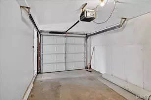 1977 Hunting Lake Ct, Kirkwood, MO 63122 - Photo 33