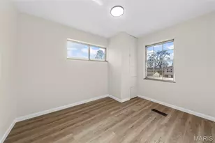 11018 Whitehall Manor Dr, Bridgeton, MO 63044 - Photo 11